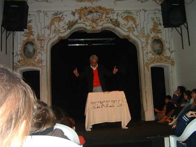 Umberto Ceriani con gli allievi